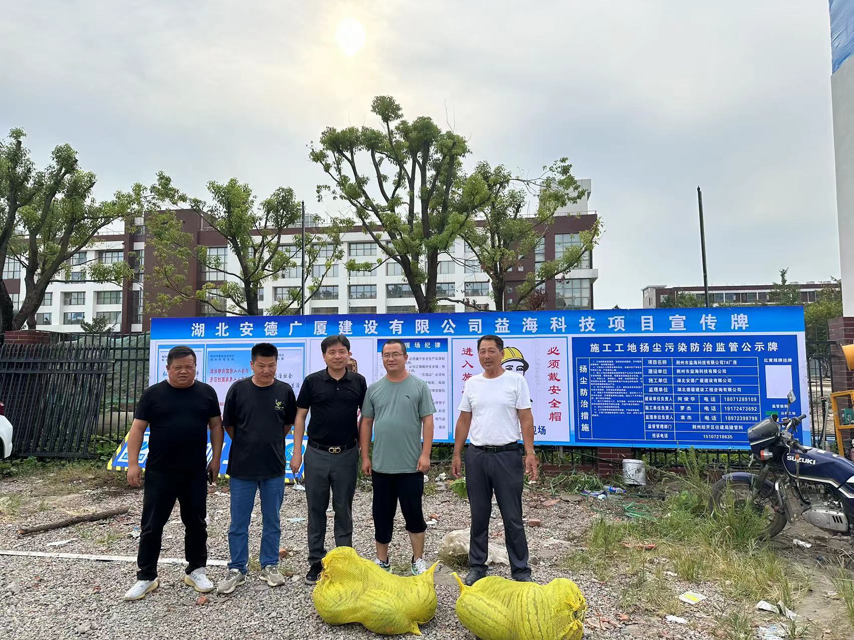 171315415.jpg 01.jpg